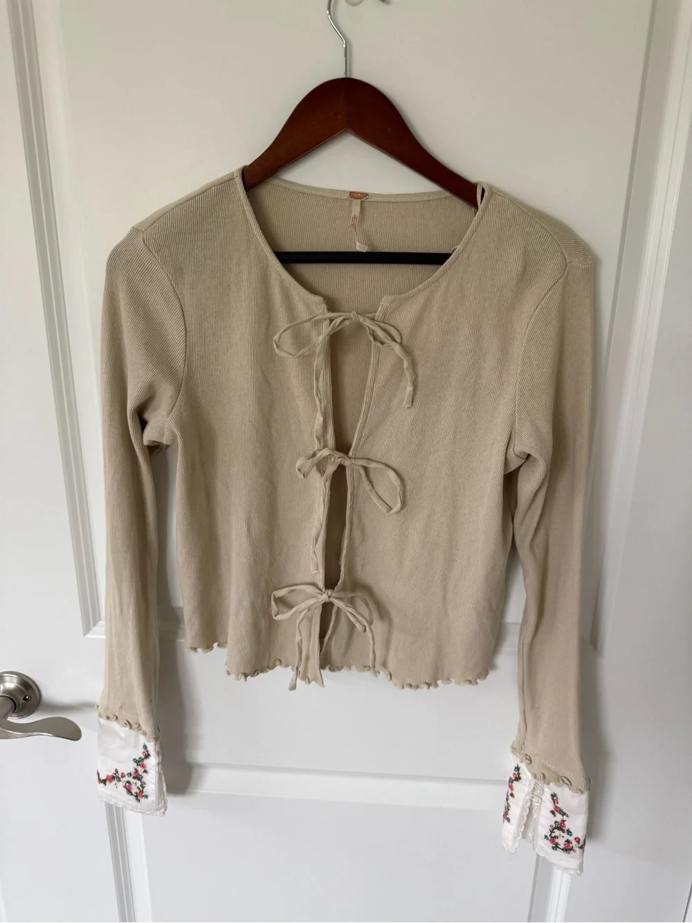 Free People Dipped In Floral Cardi Top Size Small